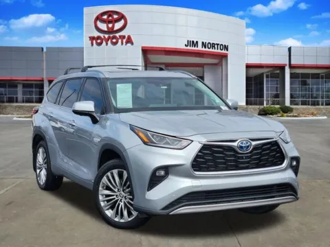 Silver 2023 Toyota Highlander Hybrid Platinum for sale in Tulsa, OK