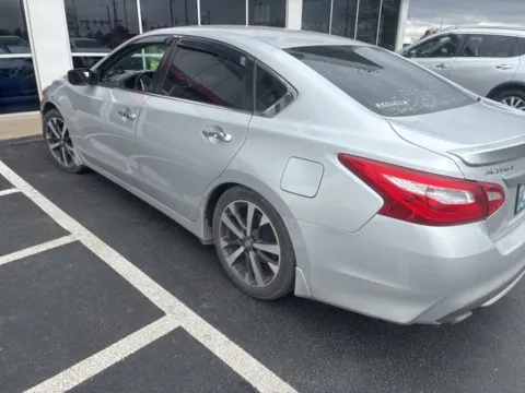 More photos of 2016 Nissan Altima 2.5 SR at Jim Norton Toyota, OK
