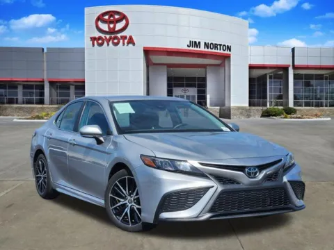 Silver 2024 Toyota Camry SE for sale in Tulsa, OK