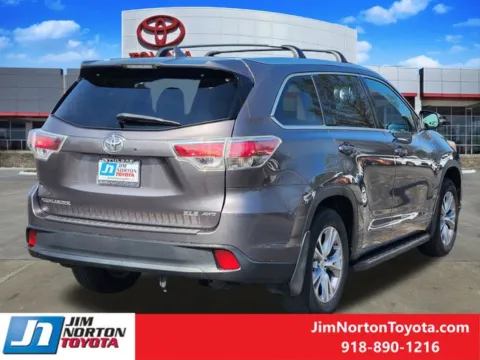 More photos of 2014 Toyota Highlander XLE V6 at Jim Norton Toyota, OK