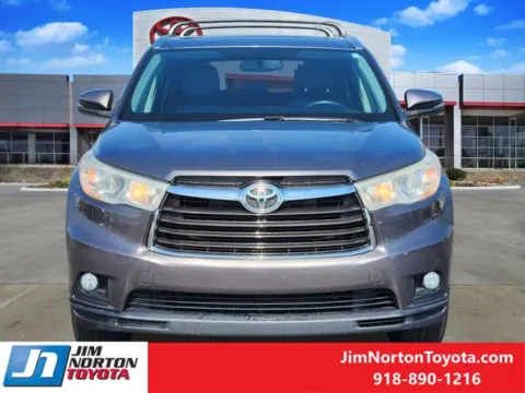 Photos of 2014 Toyota Highlander XLE V6 for sale in Tulsa, OK at Jim Norton Toyota