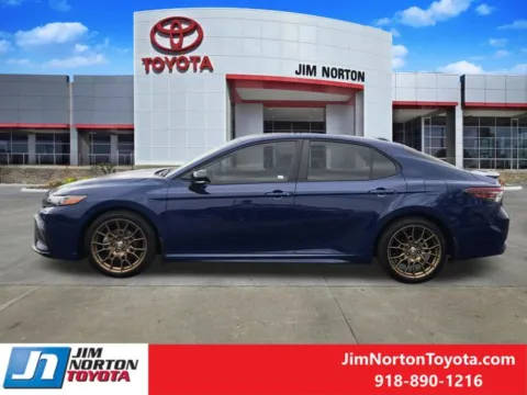More photos of 2023 Toyota Camry Hybrid SE at Jim Norton Toyota, OK