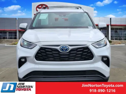 Photos of 2024 Toyota Highlander Hybrid XLE for sale in Tulsa, OK at Jim Norton Toyota