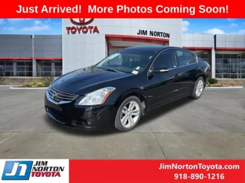 Photos of 2012 Nissan Altima 3.5 SR for sale in Tulsa, OK at Jim Norton Toyota