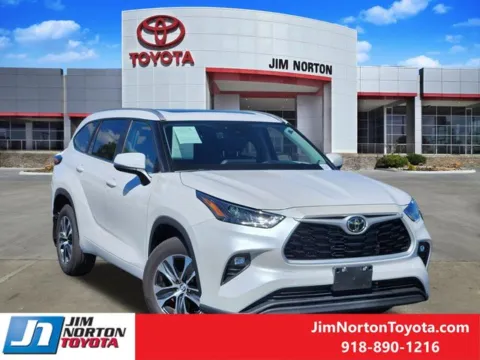 Photos of 2025 Toyota Highlander XLE for sale in Tulsa, OK at Jim Norton Toyota