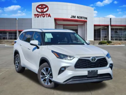 White 2025 Toyota Highlander XLE for sale in Tulsa, OK