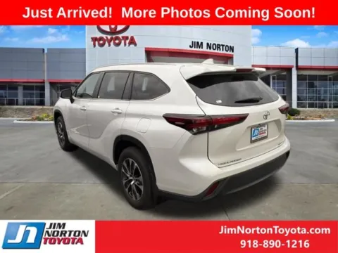 Another view of 2025 Toyota Highlander XLE for sale in Tulsa, OK at Jim Norton Toyota