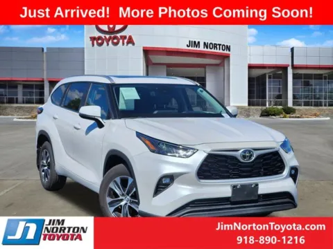 White 2025 Toyota Highlander XLE for sale in Tulsa, OK