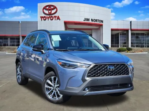 Gray 2025 Toyota Corolla Cross XLE for sale in Tulsa, OK