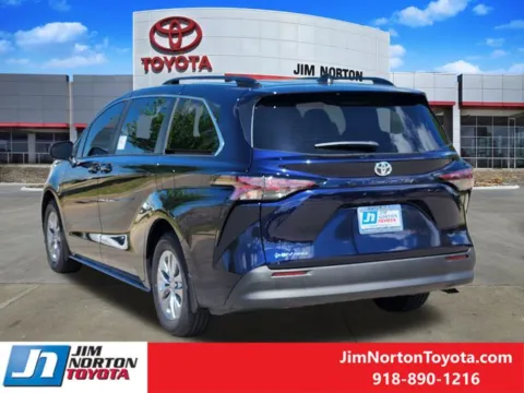 More photos of 2026 Toyota Sienna LE at Jim Norton Toyota, OK