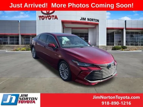 Red 2021 Toyota Avalon Hybrid Limited for sale in Tulsa, OK