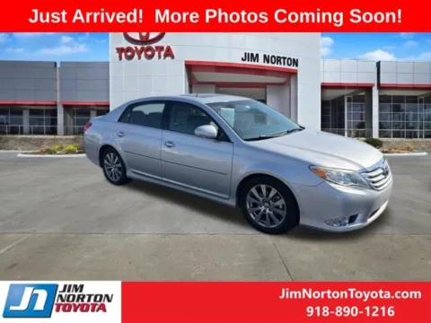 Silver 2011 Toyota Avalon Limited for sale in Tulsa, OK