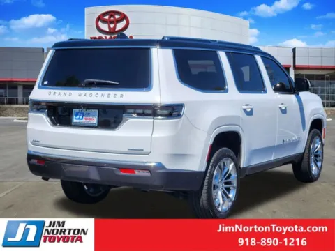 More photos of 2022 Jeep Grand Wagoneer Series II at Jim Norton Toyota, OK