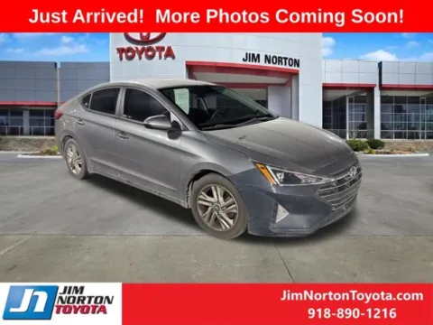 Gray 2019 Hyundai Elantra SEL for sale in Tulsa, OK