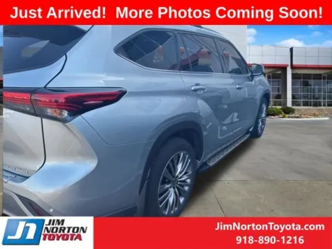 More photos of 2022 Toyota Highlander Platinum at Jim Norton Toyota, OK