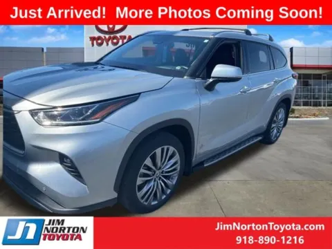 Another view of 2022 Toyota Highlander Platinum for sale in Tulsa, OK at Jim Norton Toyota