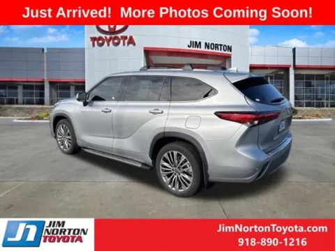 More photos of 2022 Toyota Highlander Platinum at Jim Norton Toyota, OK