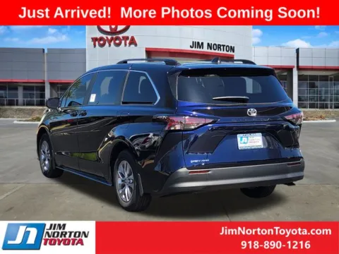 More photos of 2026 Toyota Sienna LE at Jim Norton Toyota, OK