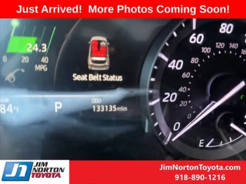 More photos of 2022 Toyota Highlander XLE at Jim Norton Toyota, OK