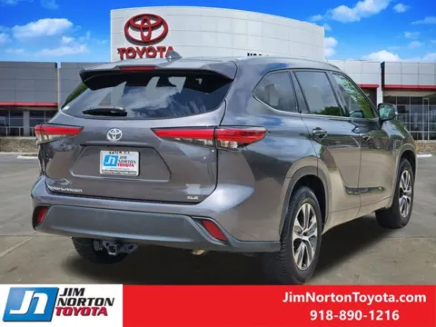 More photos of 2022 Toyota Highlander XLE at Jim Norton Toyota, OK