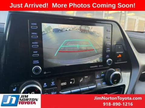 More photos of 2022 Toyota Highlander XLE at Jim Norton Toyota, OK