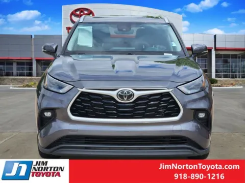 Photos of 2022 Toyota Highlander XLE for sale in Tulsa, OK at Jim Norton Toyota