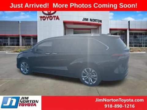 More photos of 2024 Toyota Sienna Platinum at Jim Norton Toyota, OK
