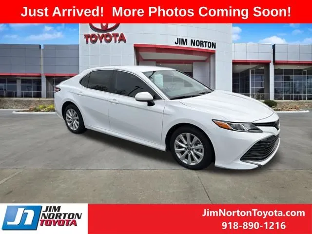 White 2020 Toyota Camry LE for sale in Tulsa, OK