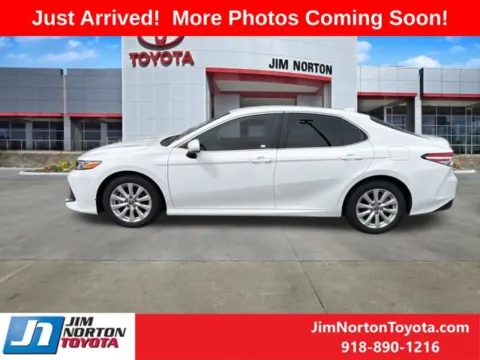 More photos of 2020 Toyota Camry LE at Jim Norton Toyota, OK