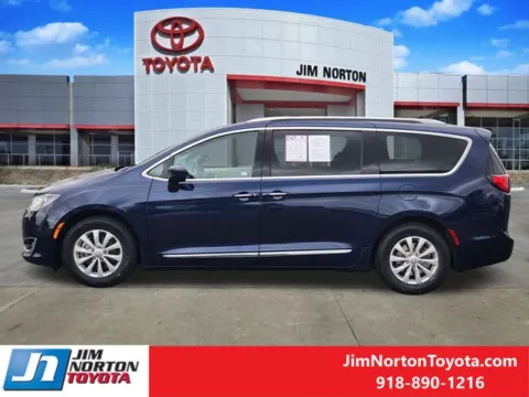 More photos of 2018 Chrysler Pacifica Touring L at Jim Norton Toyota, OK