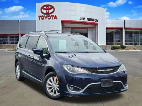 Blue 2018 Chrysler Pacifica Touring L for sale in Tulsa, OK