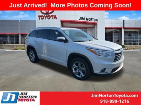 White 2016 Toyota Highlander Limited Platinum V6 for sale in Tulsa, OK