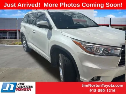 White 2016 Toyota Highlander Limited Platinum V6 for sale in Tulsa, OK