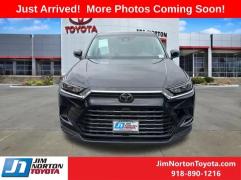 Photos of 2025 Toyota Grand Highlander XLE for sale in Tulsa, OK at Jim Norton Toyota