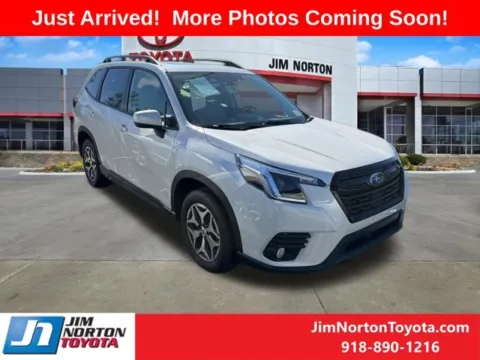 White 2023 Subaru Forester Premium for sale in Tulsa, OK
