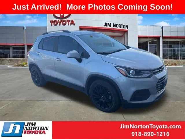 Silver 2021 Chevrolet Trax LT for sale in Tulsa, OK