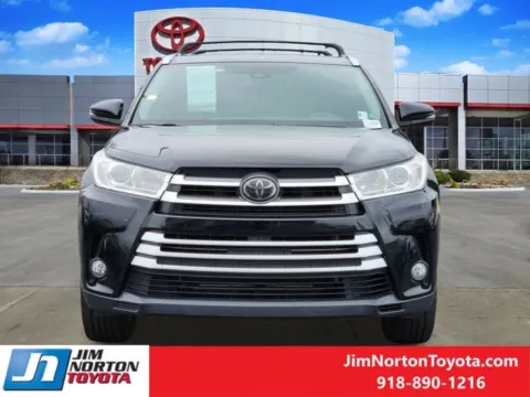 Photos of 2019 Toyota Highlander XLE for sale in Tulsa, OK at Jim Norton Toyota