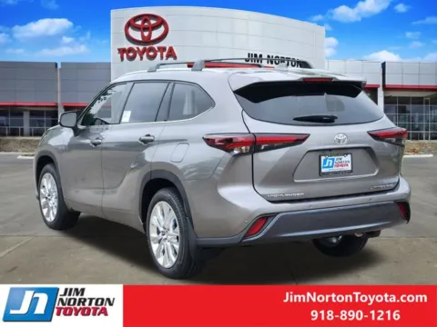 More photos of 2026 Toyota Highlander Limited at Jim Norton Toyota, OK