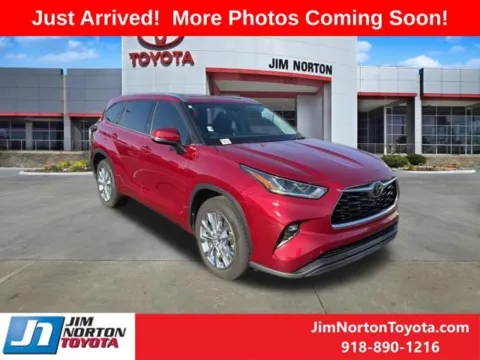 Red 2020 Toyota Highlander Limited for sale in Tulsa, OK