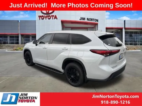 More photos of 2023 Toyota Highlander XLE at Jim Norton Toyota, OK