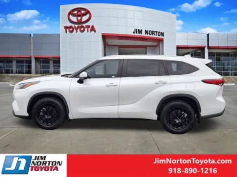 More photos of 2023 Toyota Highlander XLE at Jim Norton Toyota, OK