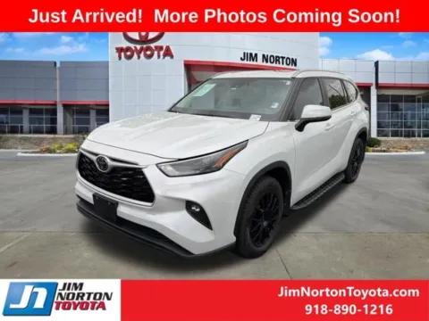 Photos of 2023 Toyota Highlander XLE for sale in Tulsa, OK at Jim Norton Toyota