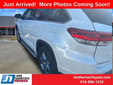 Another view of 2017 Toyota Highlander Limited Platinum for sale in Tulsa, OK at Jim Norton Toyota