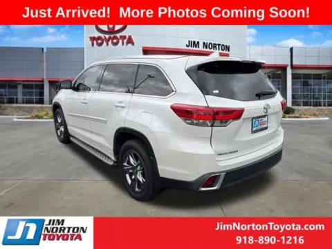 Another view of 2017 Toyota Highlander Limited Platinum for sale in Tulsa, OK at Jim Norton Toyota