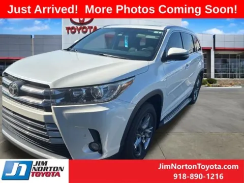 More photos of 2017 Toyota Highlander Limited Platinum at Jim Norton Toyota, OK