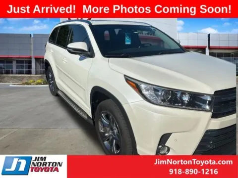 White 2017 Toyota Highlander Limited Platinum for sale in Tulsa, OK