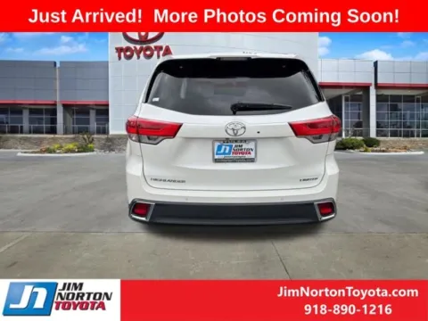More photos of 2017 Toyota Highlander Limited Platinum at Jim Norton Toyota, OK