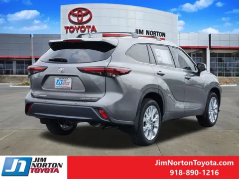 More photos of 2026 Toyota Highlander Limited at Jim Norton Toyota, OK