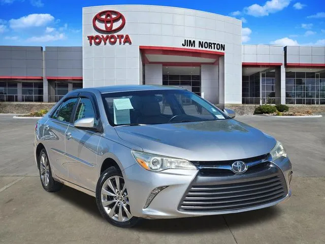 Silver 2016 Toyota Camry XLE for sale in Tulsa, OK