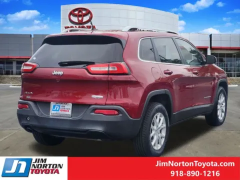 More photos of 2015 Jeep Cherokee Latitude at Jim Norton Toyota, OK